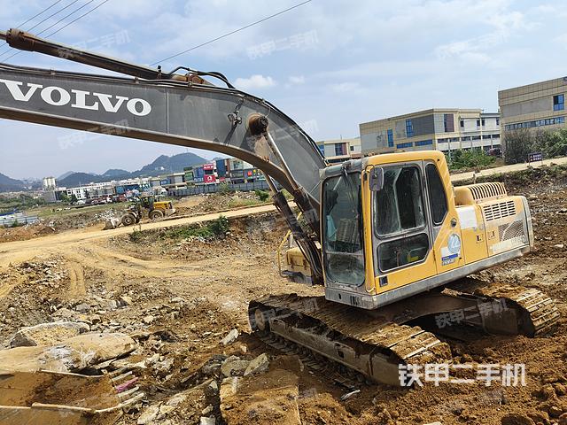 沃尔沃EC210B挖掘机