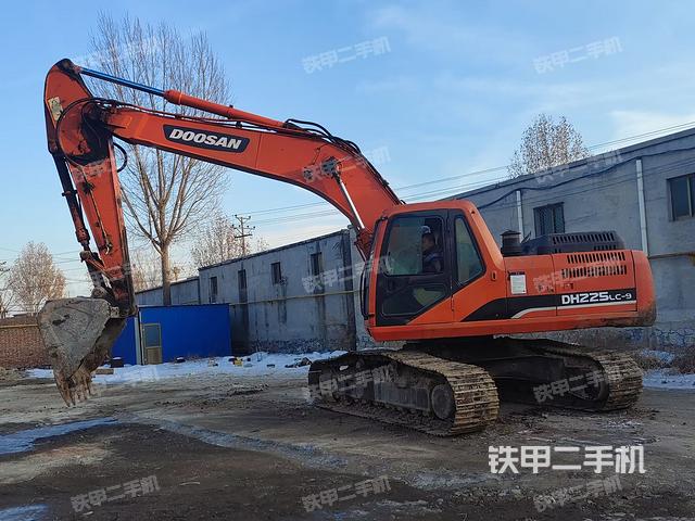 斗山DH225LC-9挖掘机