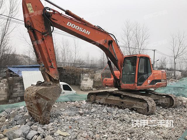 斗山DH220LC-7挖掘機(jī)
