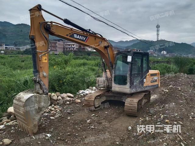 三一重工SY135C挖掘機(jī)