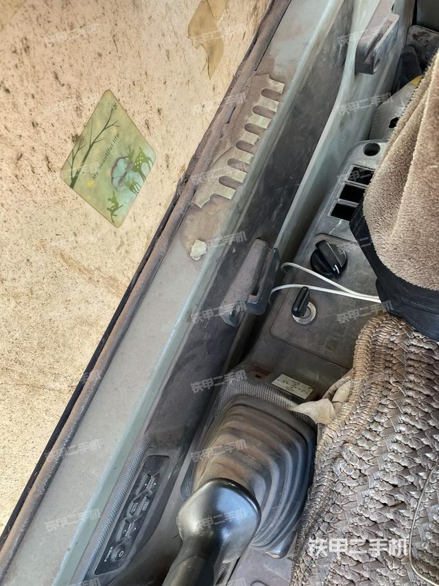 駕駛室整體（整機外觀）