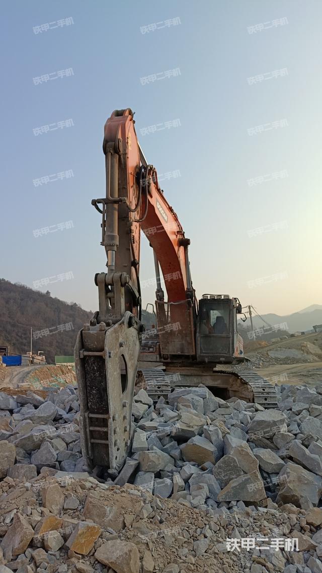 斗山DX520LC-9C挖掘机