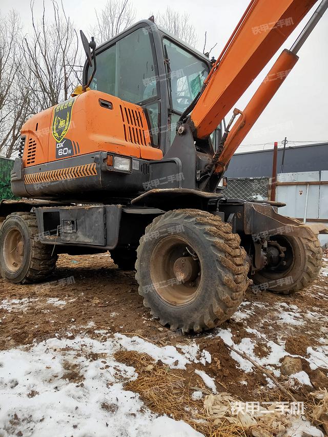 单侧履带整体（整机外观）