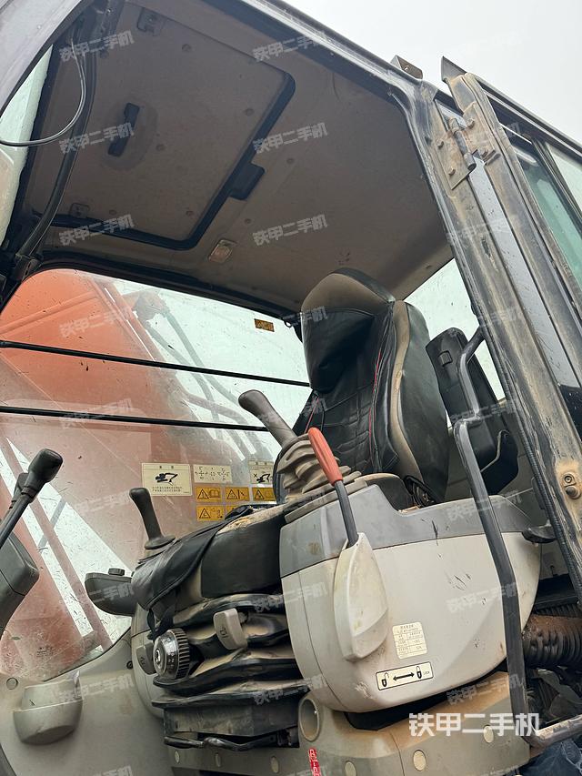 驾驶室整体（整机外观）