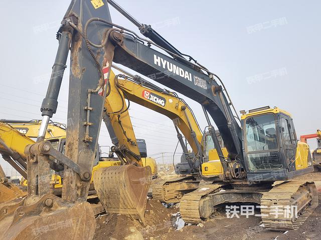現(xiàn)代R215VSN挖掘機(jī)