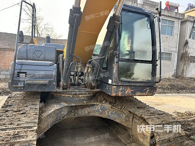 徐工XE200DA挖掘机