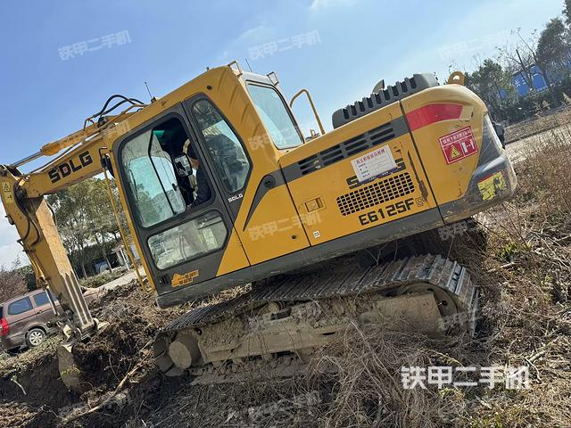 駕駛室整體（整機外觀）