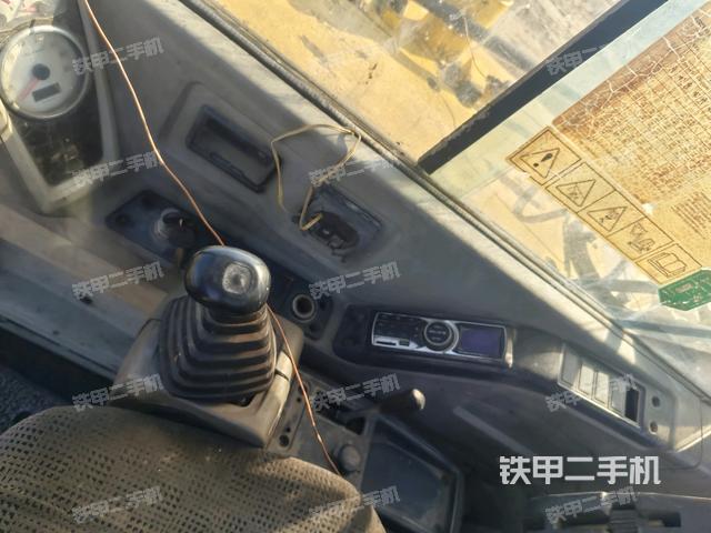 座椅后部(駕駛室部分) 座椅后部(駕駛室部分)