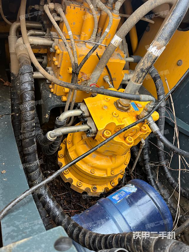 回轉(zhuǎn)馬達和主控閥（整機外觀）