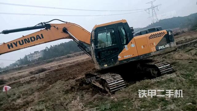 现代R215VS挖掘机