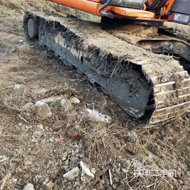 單側(cè)履帶整體（整機(jī)外觀）