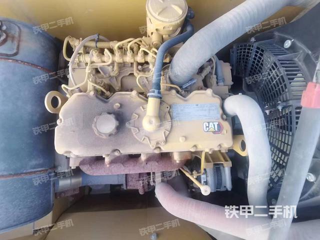 回转马达和主控阀（整机外观）