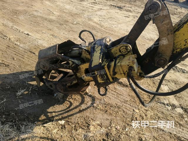 轉(zhuǎn)盤和下車架正前(工作和回轉(zhuǎn)裝置) 轉(zhuǎn)盤和下車架正前(工作和回轉(zhuǎn)裝置)