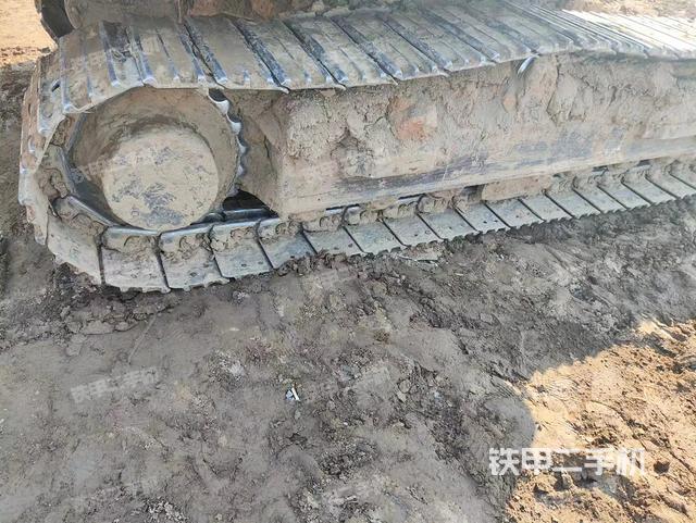 單側(cè)履帶整體（整機(jī)外觀）