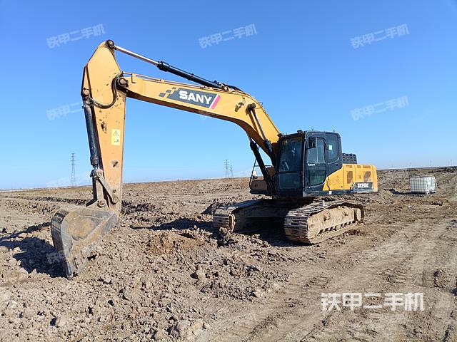 三一重工SY215C挖掘機(jī)