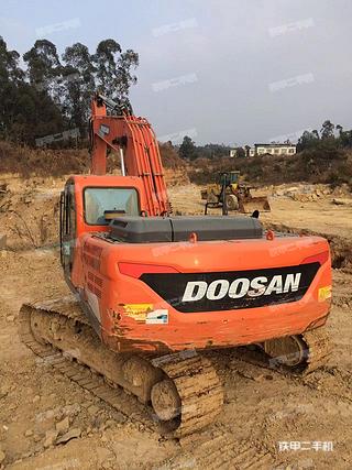 斗山DX220LC-9C挖掘机实拍图片