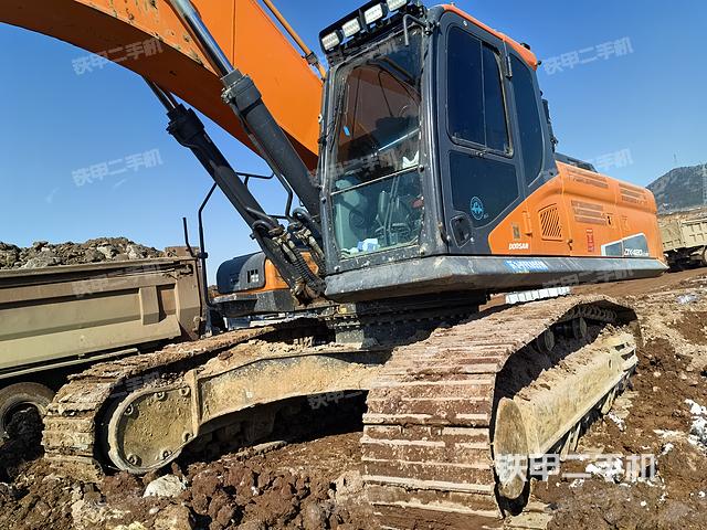 斗山DX380LC-9C挖掘机