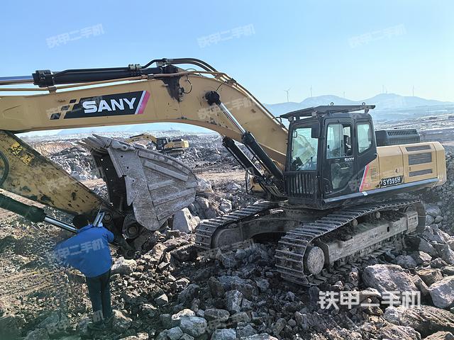 三一重工SY375H挖掘机