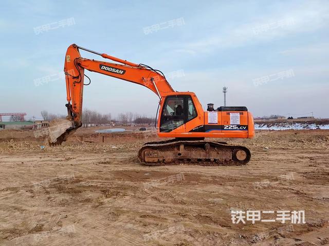 斗山DH225LC-7挖掘机