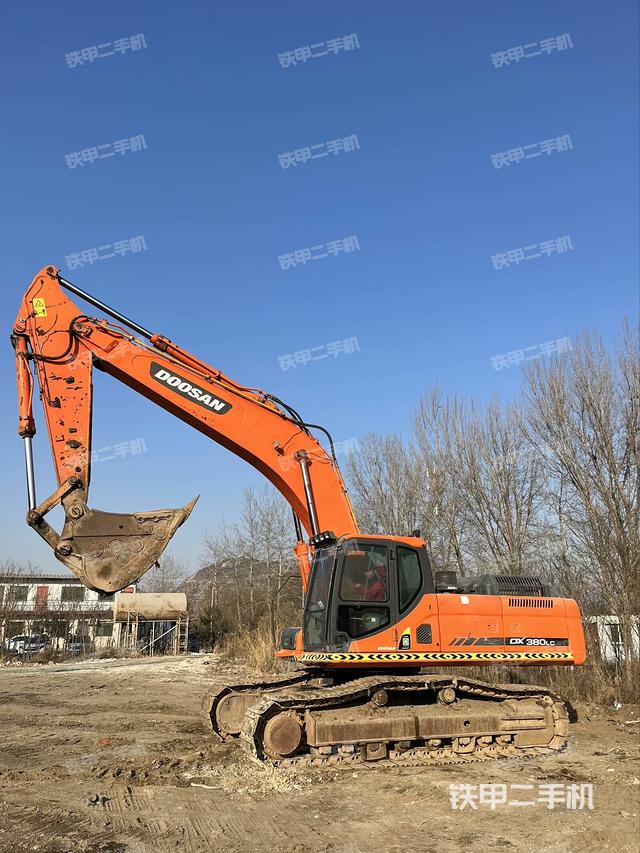 斗山DX380LC挖掘机