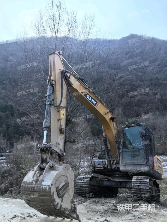 三一重工SY135C挖掘機(jī)
