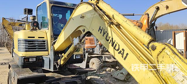 现代R60-9挖掘机