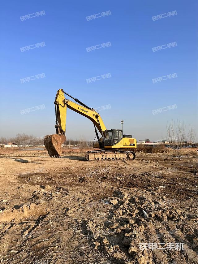 驾驶室整体（整机外观）