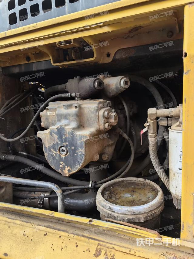 液壓泵斜45?左（大件艙室）