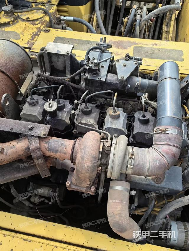 氣門室蓋螺絲特寫（上車部件）