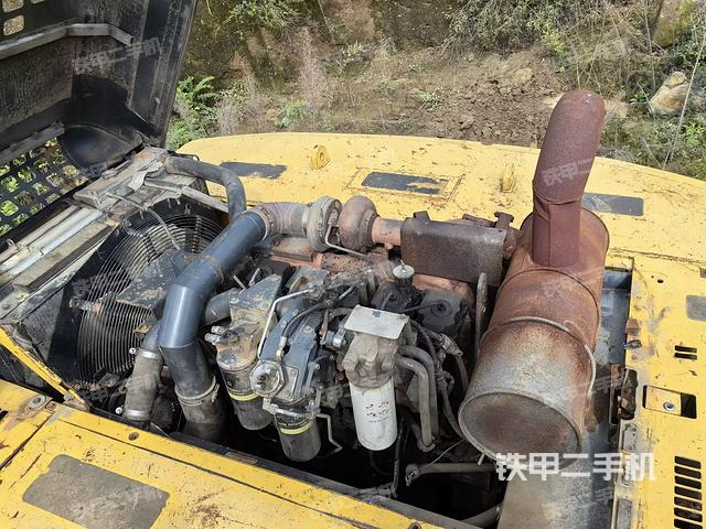 發(fā)動(dòng)機(jī)室（上車部件）