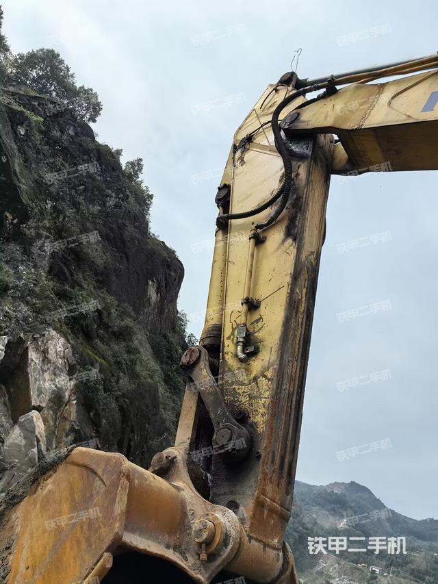 小臂整體左后（工作和回轉(zhuǎn)裝置）