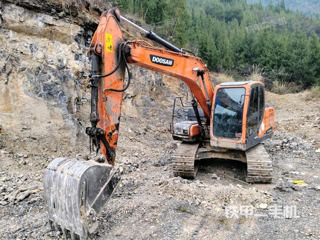 斗山DX130-9CN挖掘机