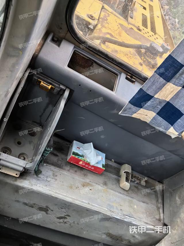 后窗玻璃角標(biāo)（駕駛室部分）