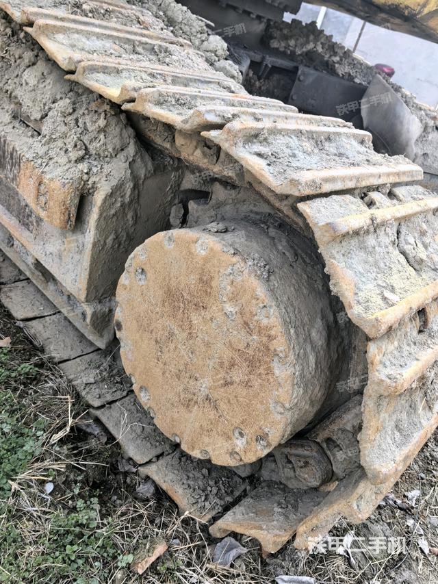 左驅(qū)動(dòng)輪（行走機(jī)構(gòu)）