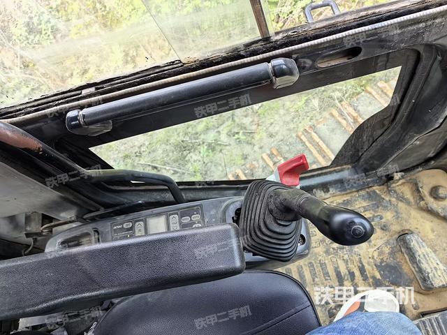 座椅左側(cè)控制臺(tái)/音響/含左手柄（駕駛室部分）