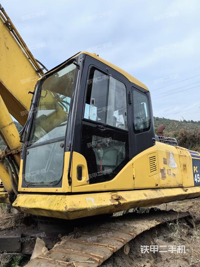 駕駛室左前45度（駕駛室部分）