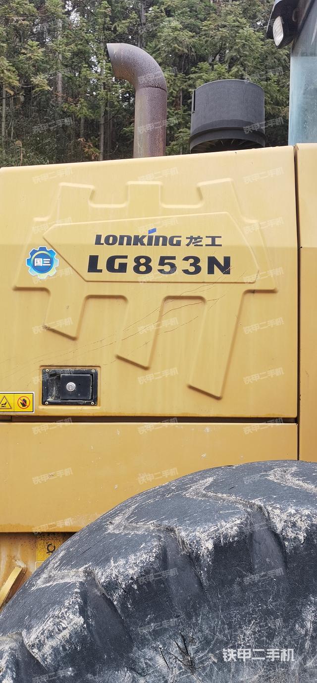 发动机右侧（整机外观及大件）