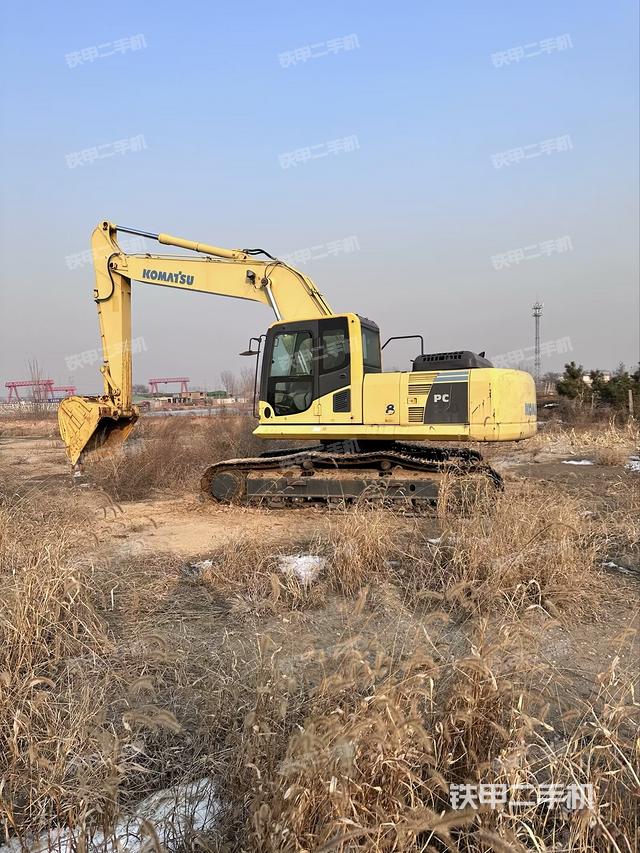小松PC240LC-8挖掘机