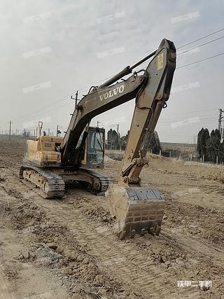 菏泽市出售 沃尔沃 EC210B 挖掘机