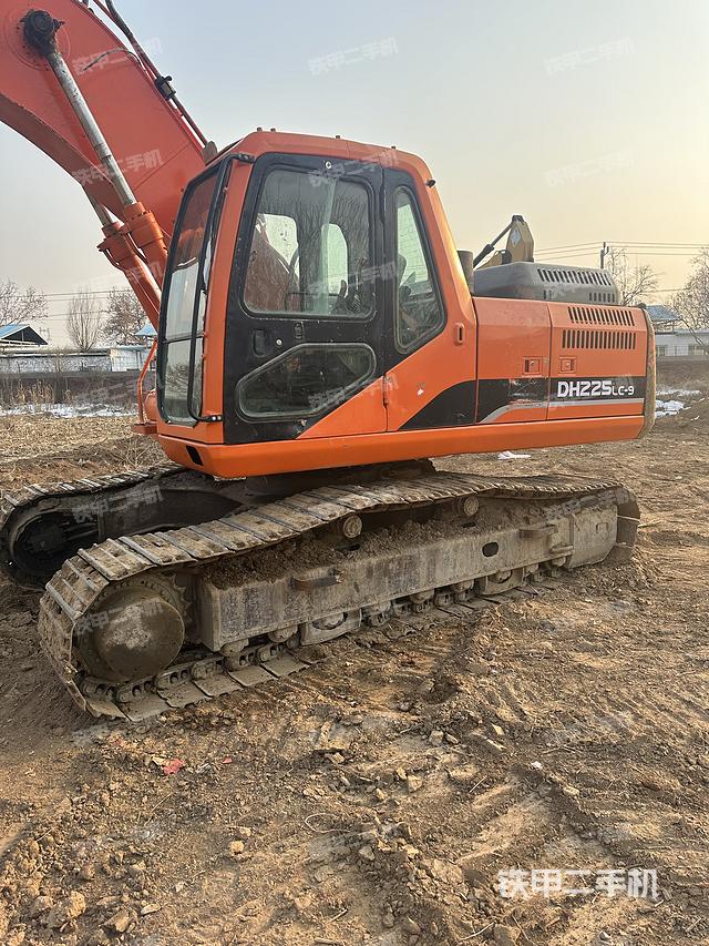 单侧履带整体（整机外观）