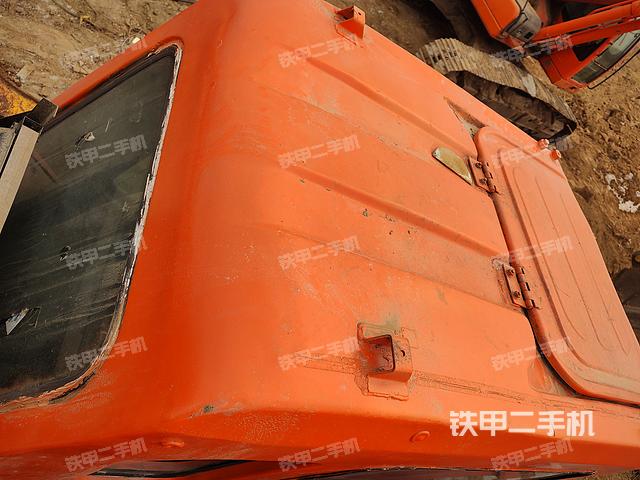 驾驶室顶部（整机外观）