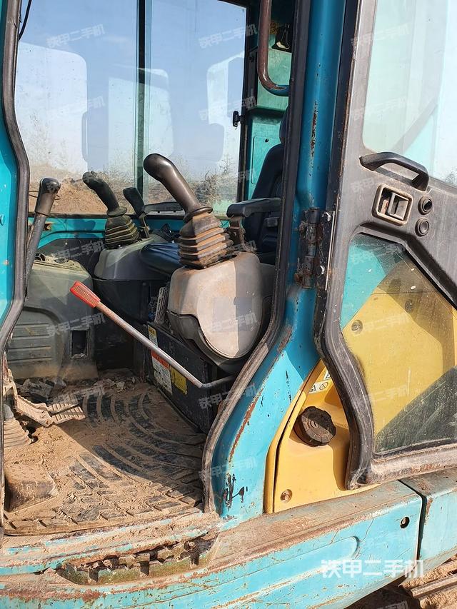 驾驶室整体（整机外观）