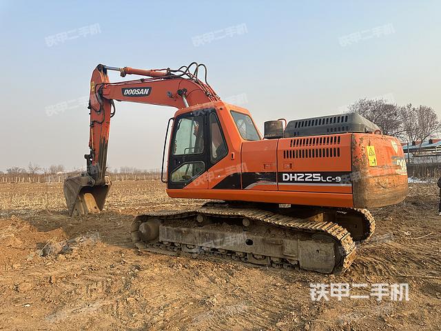 斗山DH225LC-9挖掘机