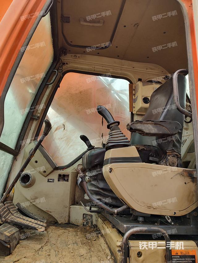 驾驶室整体（整机外观）