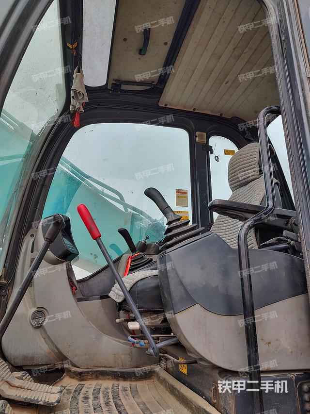 驾驶室整体（整机外观）