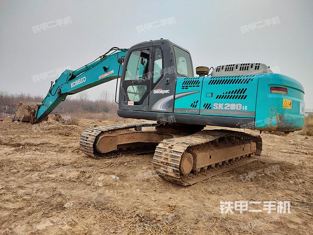 神钢SK250-8挖掘机