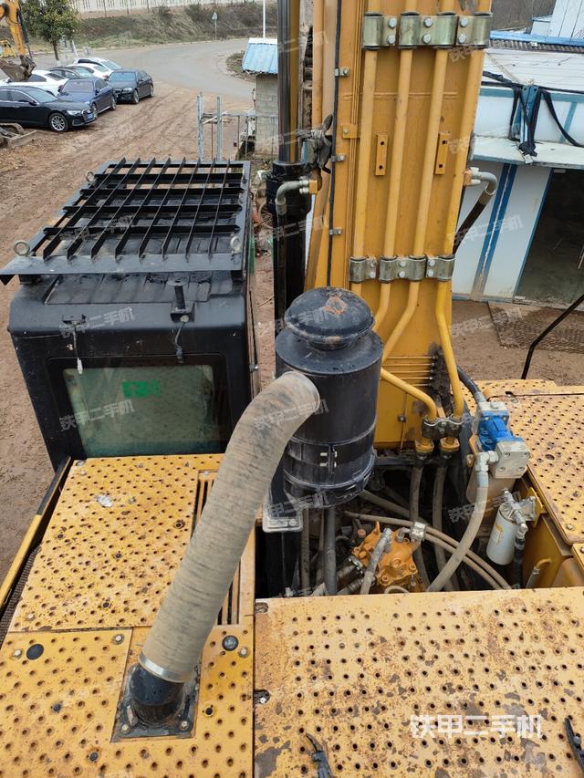 驾驶室顶部（整机外观）