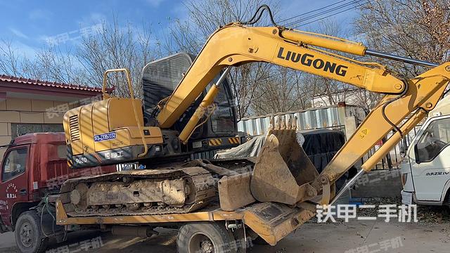 驾驶室顶部（整机外观）