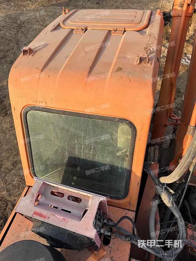 驾驶室顶部（整机外观）