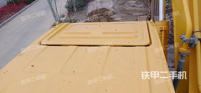 驾驶室顶部（整机外观）